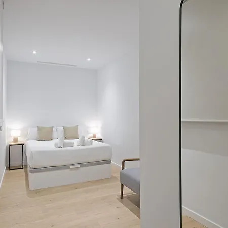 Ola Living Diagonal Apartment *